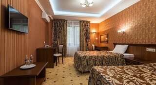 Гостиница Резиденс Парк-отель Горячий Ключ Стандартный номер с двумя кроватями размера «queen-size»-2